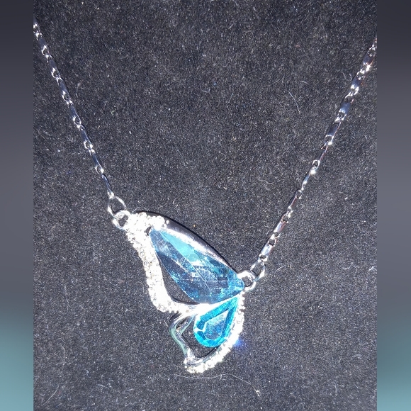 D-001 & E014 NWT Lab Created Blue Topaz Butterfly necklace - Picture 3 of 3